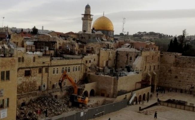 العدو يجيز مشروعاً تهويدياً جديداً في الأقصى