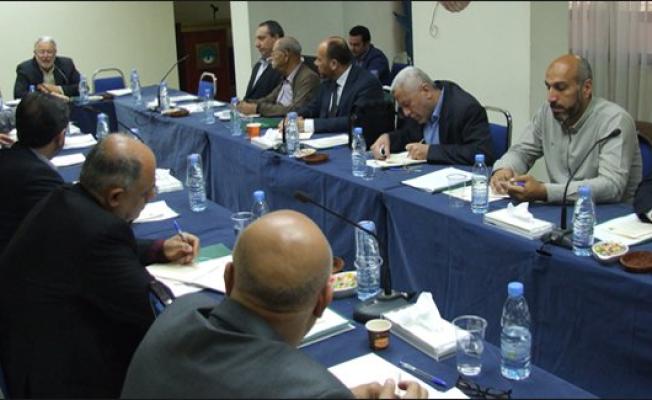 خلال الاجتماع