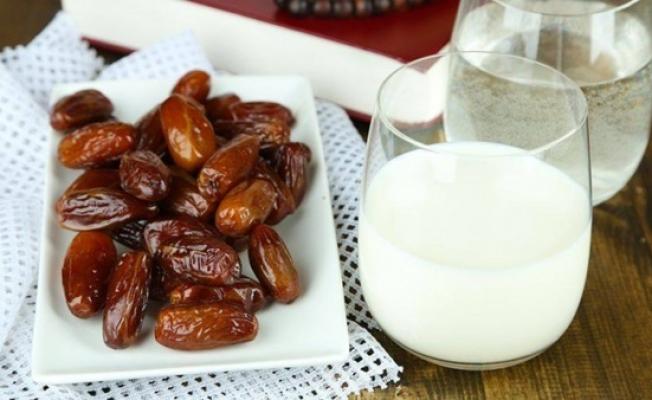 الإفطار على التمر