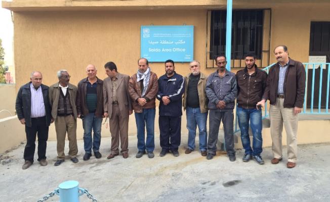 امام مكتب مدير الاونروا في صيدا