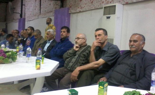 اجتماع في مجمع منصور عزام 