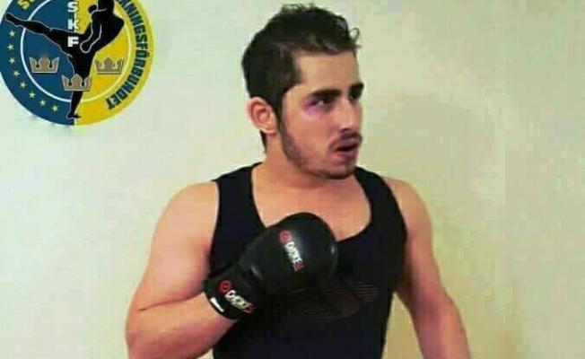 الملاكم  طارق زواهري