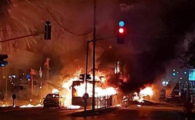 آثار القصف في تل أبيب