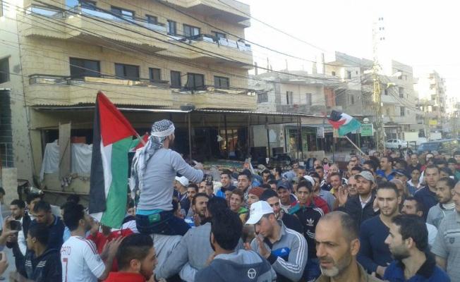 لقطة من مسيرة في البارد تضامناً مع اليرموك 