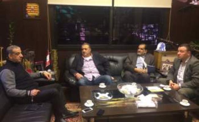 أثناء الإجتماع