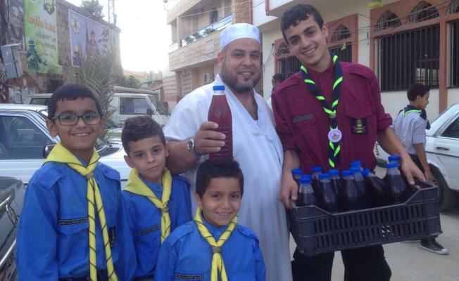 كشافة بيت المقدس توزع الجلاب في الجمعة الأولى من رمضان