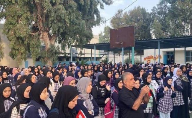 طلاب في مدرسة الأقصى باالرشيدية