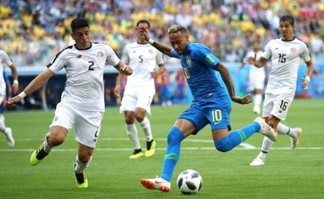 جانب من مباراة البرازيل وكوستاريكا