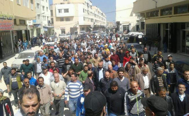 جماهير حاشدة في مسيرة الغضب في البارد