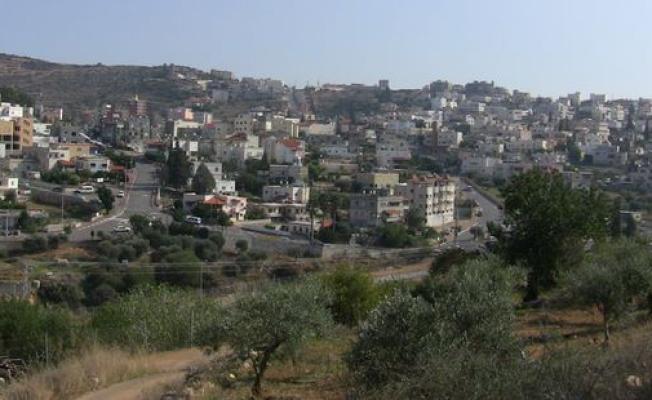قرية عيلبون