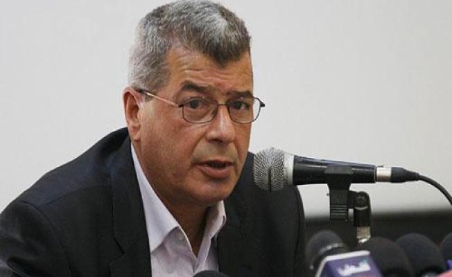 رئيس الهيئة عيسى قراقع