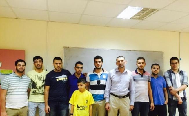 خلال توزيع المنح الدراسية في الناصرة