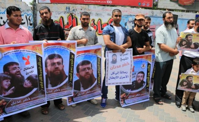 اعتصام تضامني مع الشيخ خضر عدنان 