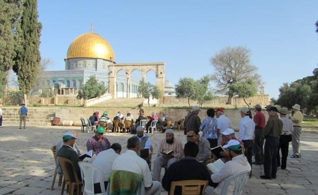 معسكرات التواصل