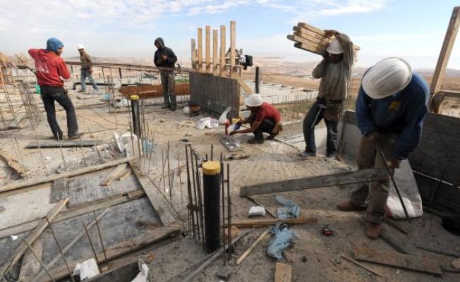 عمال فلسطينيين في الأراضي المحتلة