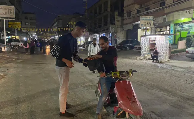 توزيع الحلوى 2
