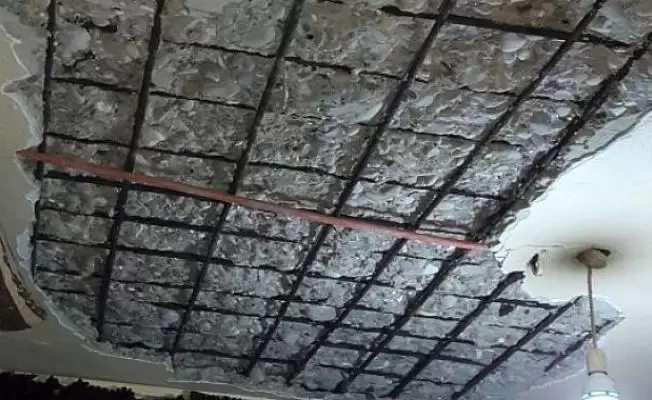 انهيار سقف منزل في عين الحلوة