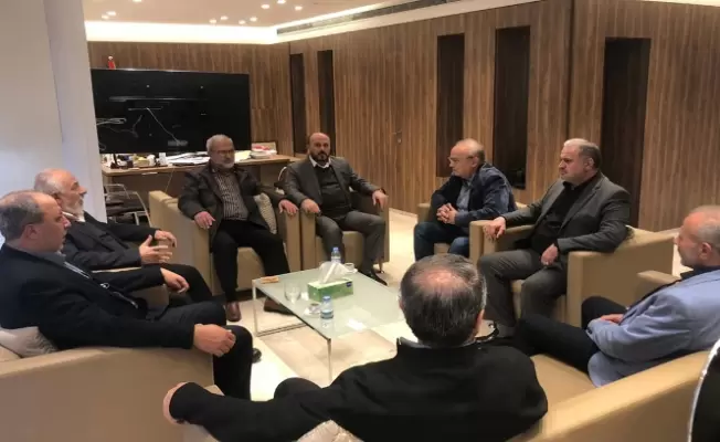 وهاب التقى وفدين من حماس وحزب الله