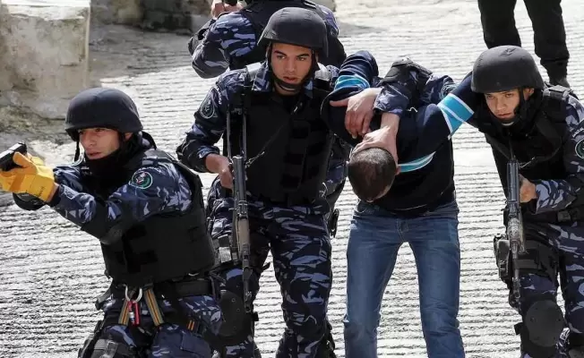 هكذا تتصرف أجهزة أمن السلطة مع الشباب الفلسطيني المقاوم