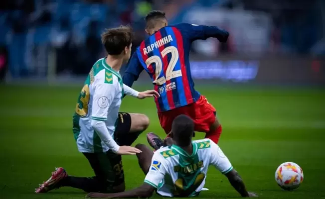 برشلونة يتخطى بيتيس