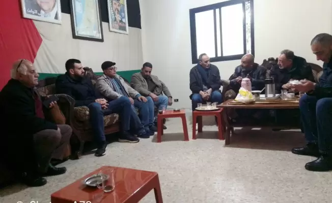 اللجنة الشعبية مع مدير المخيم