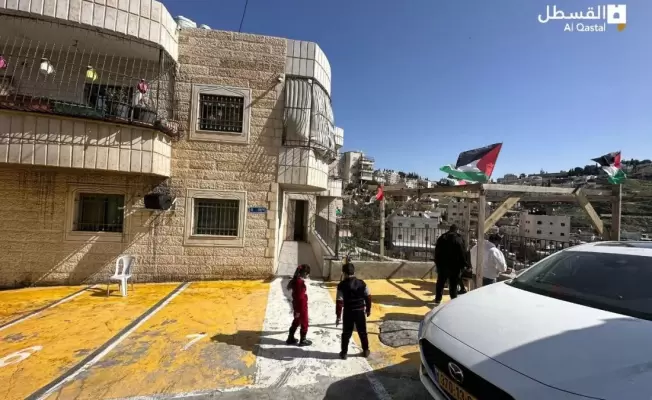 رفع الأعلام الفلسطينية