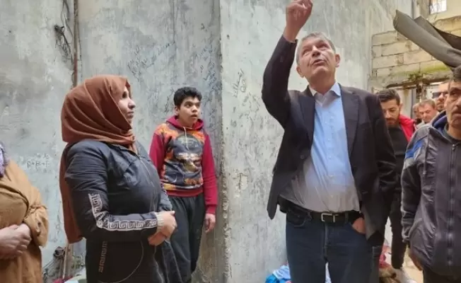 جولة للمفوض العام على المتضررين في المخيمات