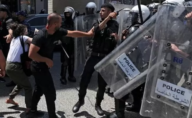 هذا ما يريده جيش الاحتلال!.. أجهزة بمواجهة شعبها!..