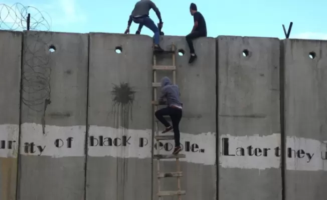 آلاف الفلسطينين يخترقون خط التاماسبين شطري الوطن المحتل