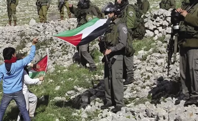 على أرضنا باقون رغم المجازر الصهيونية والإرهاب اليومي