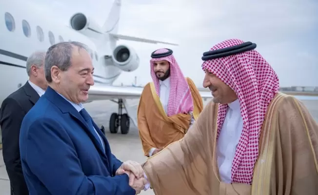المقداد في مطار جدة