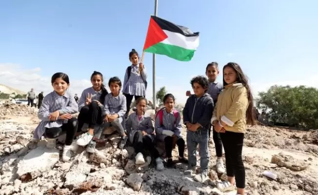 طلال مدرسة التحدي يتحدون الاحتلال