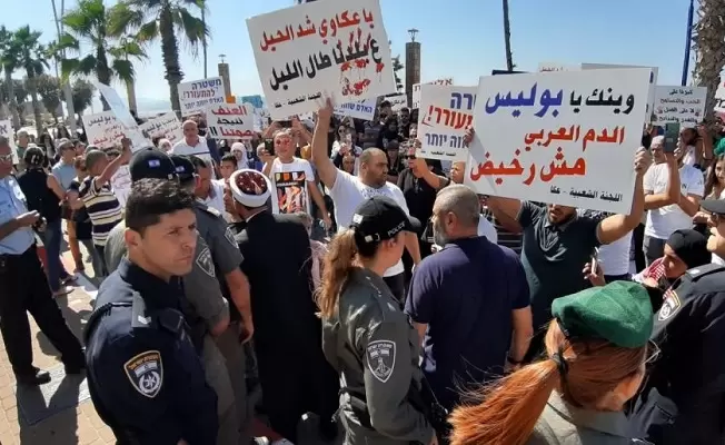 فلسطينيو الداخل المحتل يتظاهرون ضد الجرائم ويتهمون سلطات الاحتلال برعاية المجرمين