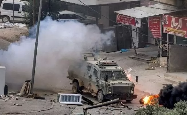 الانسحاب الصهيوني تحت نار المقاومين .. زخات الرصاص وتفجير العبوات