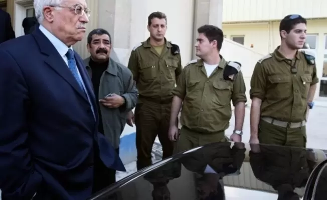 عباس وتنسيقه الأمني "المقدس"!.. الذي لم يتوقف منذ أوسلو