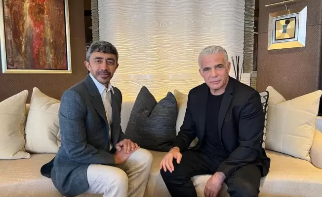 وزير الخارجية الإماراتي يلتقي لابيد في إيطاليا