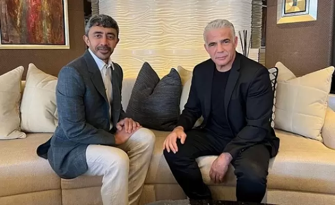 عصابة أبر اهام: مجرم الحرب الصهيوني يائير لبيد والمطبع الإماراتي ابن زايد
