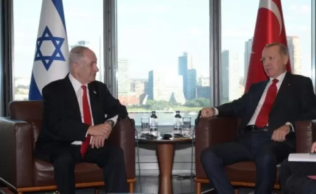 رئيس وزراء العدو بضيافة رجب طيب أردوغان.. وملف الطاقة ثالثهما
