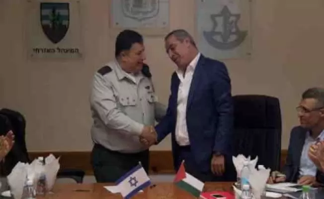 يصافحون السهاينة ويطلقون النار على أبناء شعبهم!..