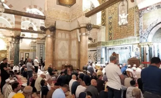 آلاف المواطنين