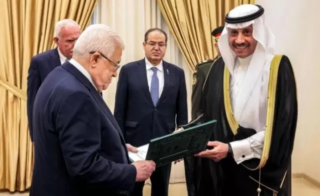 عباس يتسلم اوراق اعتماد السفير السعودي غير المقيم في رام الله
