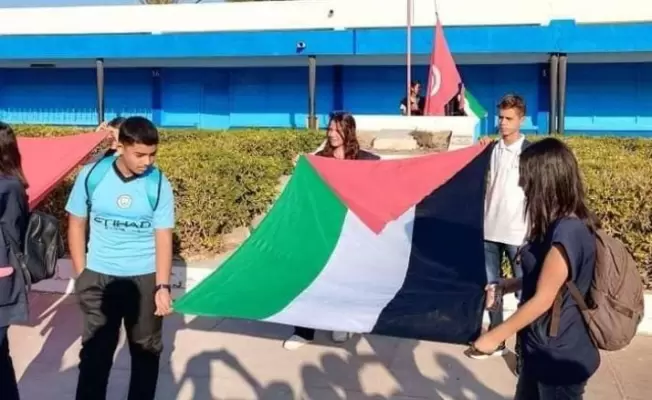مدارس تونس ترفع العلم الفلسطيني