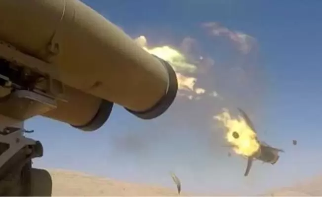 قصف بالصواريخ الموجهة