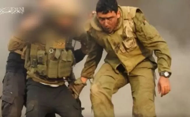 هكذا سحب المقاومون أسرى الغلاف