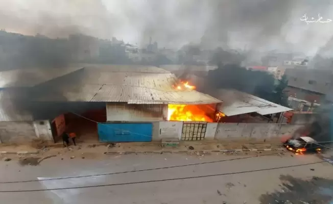 حريق داخل مركز لإيواء النازحين