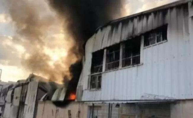 عشرات المصانع في مدينة غزة
