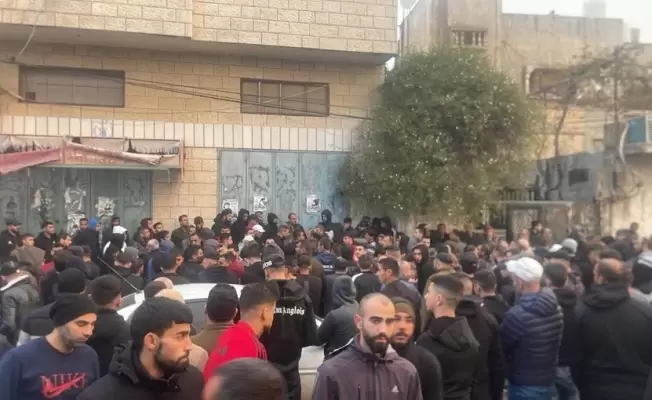عزون