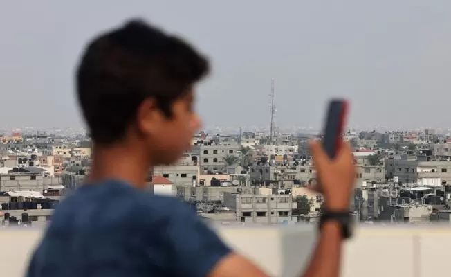 إصلاح شبكات الاتصال بغزة