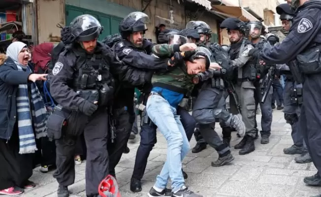 هكذا تواجه أجهزة عباس الأمنية الفلسطينيين