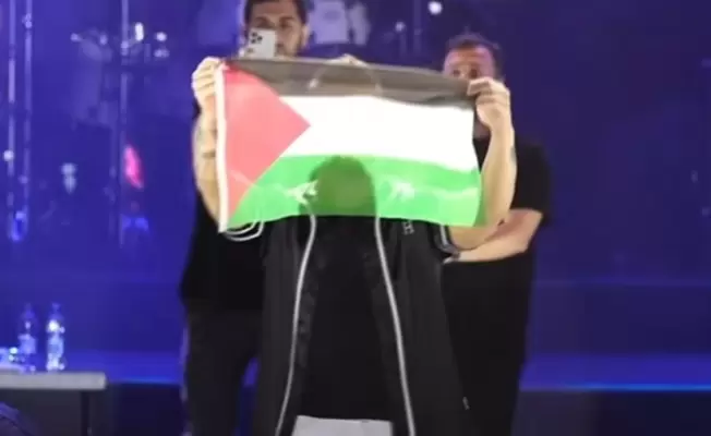 مغني تركي